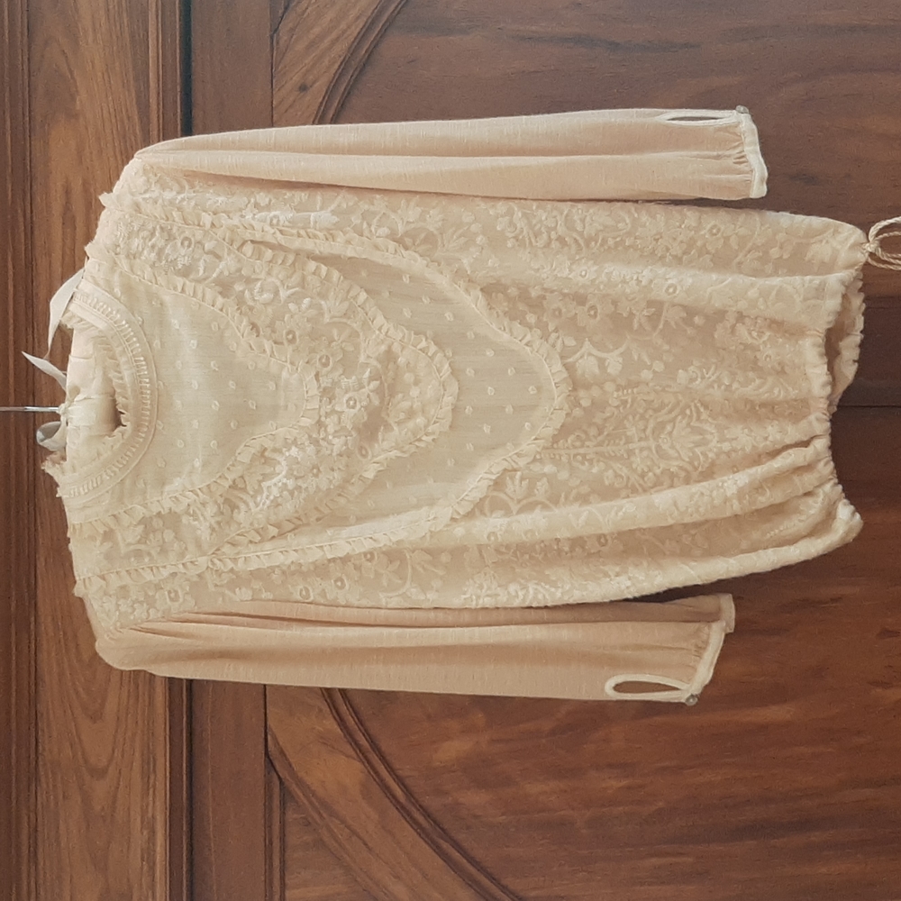 Tiny.    Blouse small off white